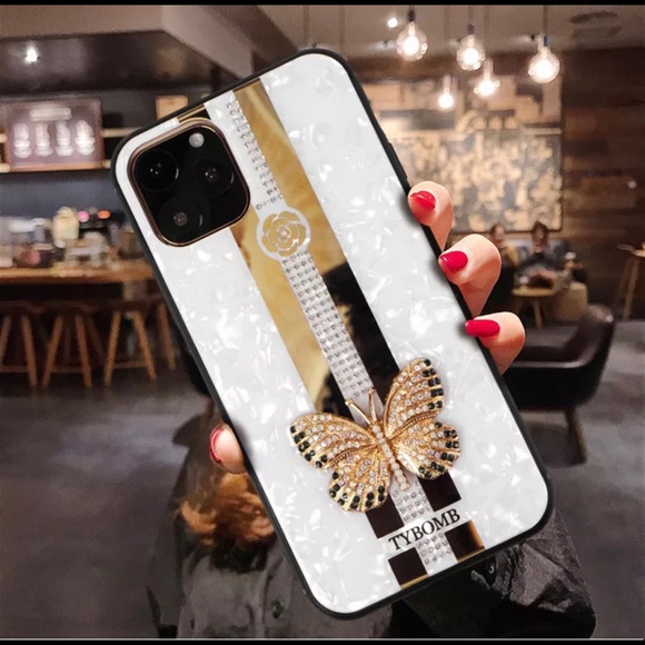 White iPhone 11 ProMax Case - Picture 1 of 5